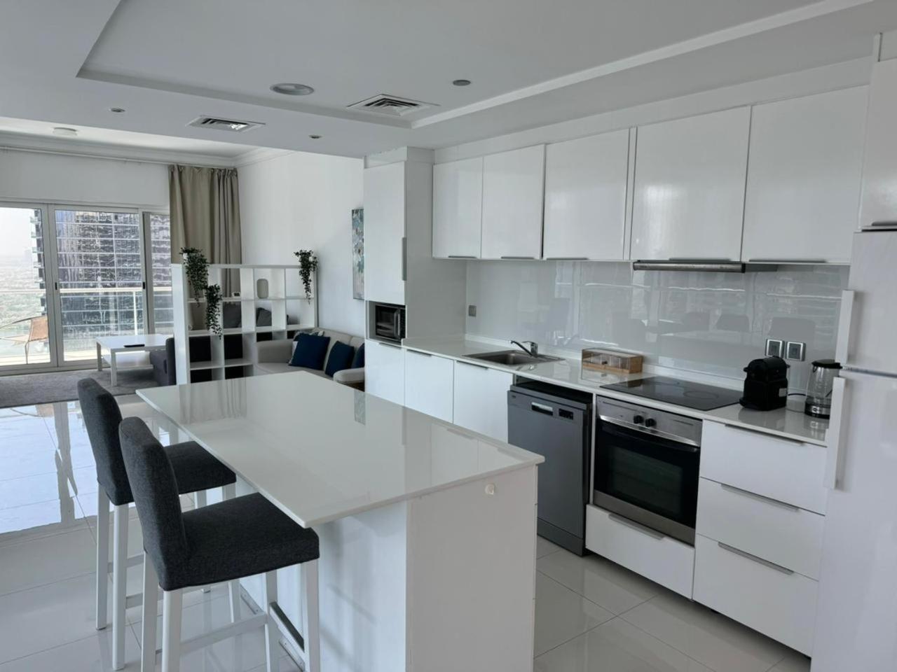 One Bedroom Apartment With Pool & Gym Near Marina Dubai Eksteriør billede